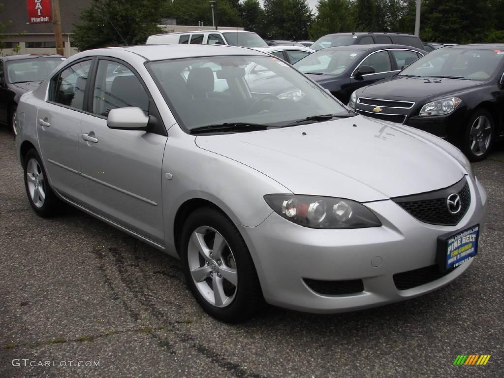 2004 MAZDA3 i Sedan - Sunlight Silver Mica / Black photo #2