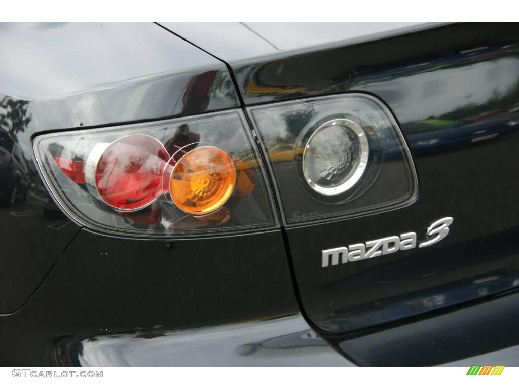 2005 MAZDA3 s Sedan - Black Mica / Black photo #6
