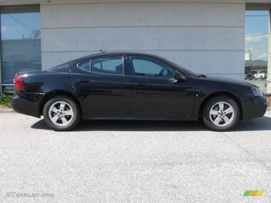 2006 Grand Prix Sedan - Black / Ebony photo #2