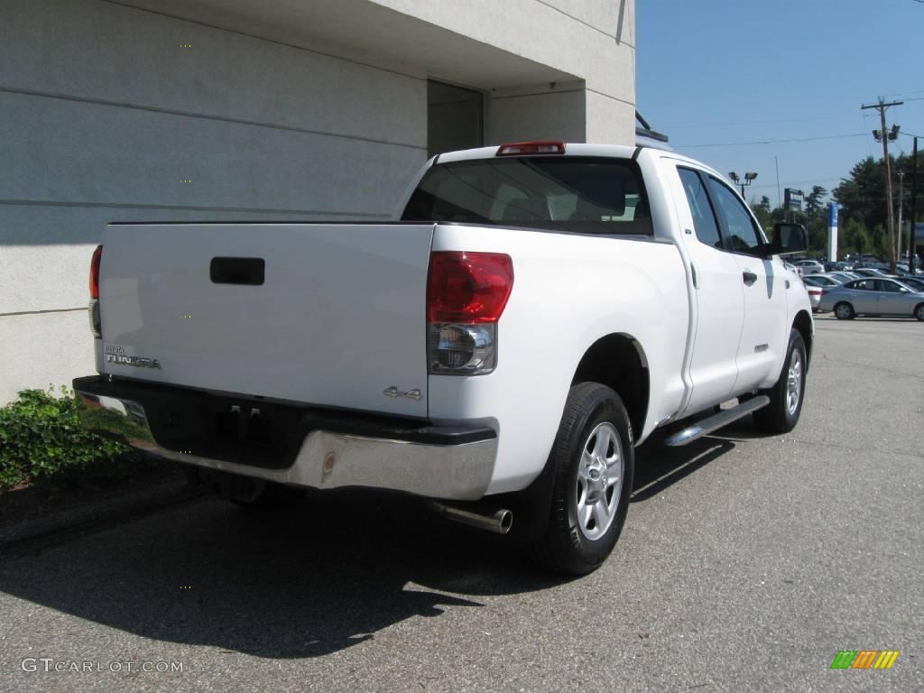 2007 Tundra SR5 Double Cab 4x4 - Super White / Graphite Gray photo #3