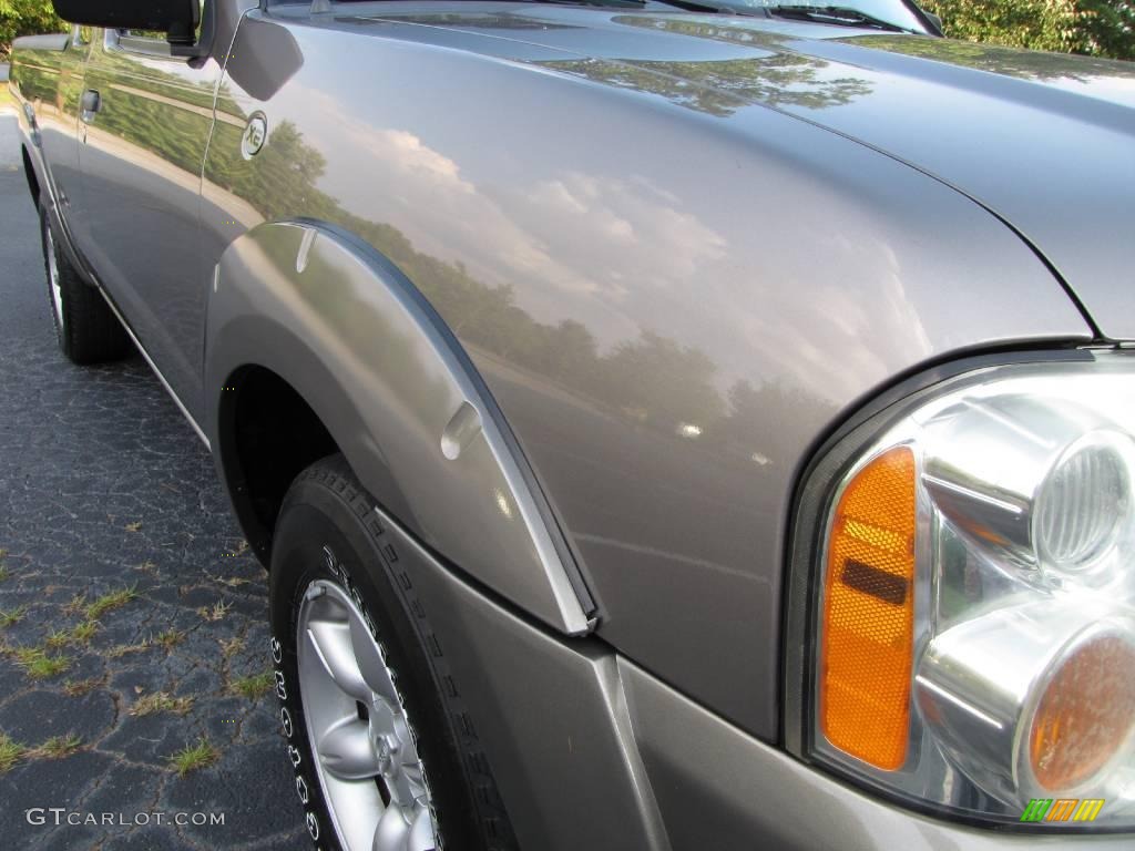 2003 Frontier XE King Cab - Granite Metallic / Gray photo #15