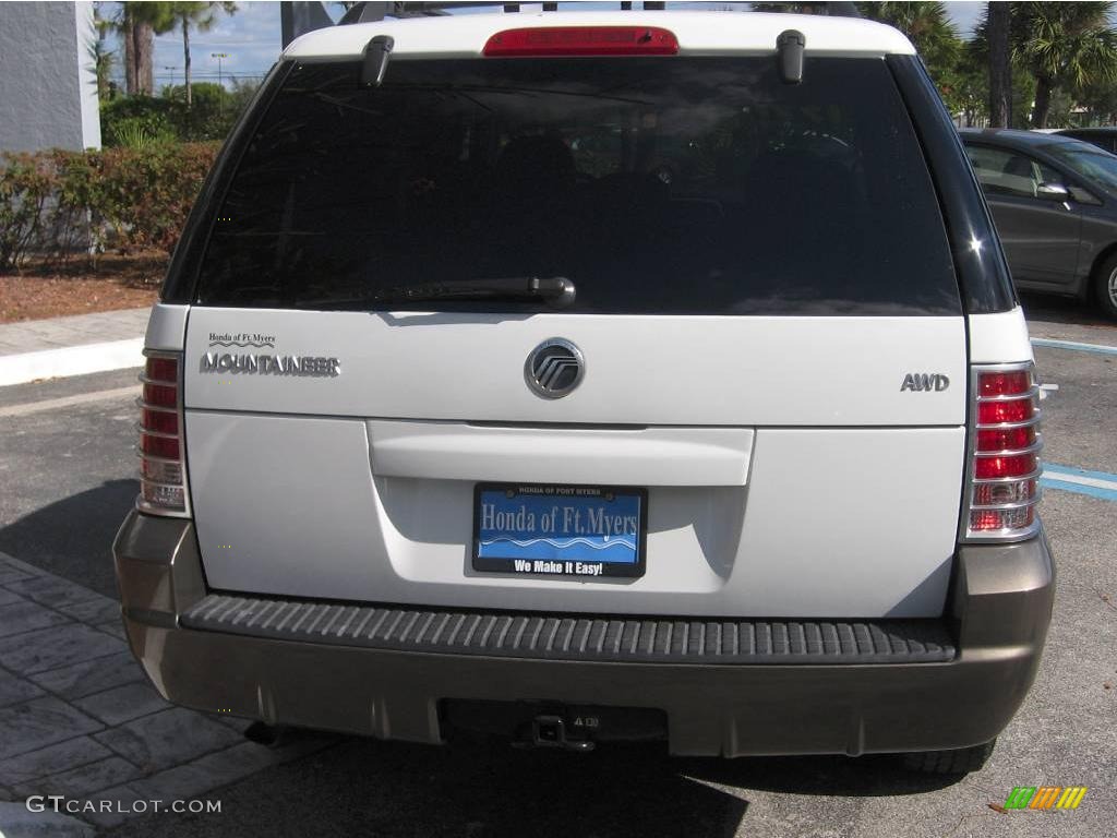 2004 Mountaineer Convenience AWD - Oxford White / Midnight Grey photo #8