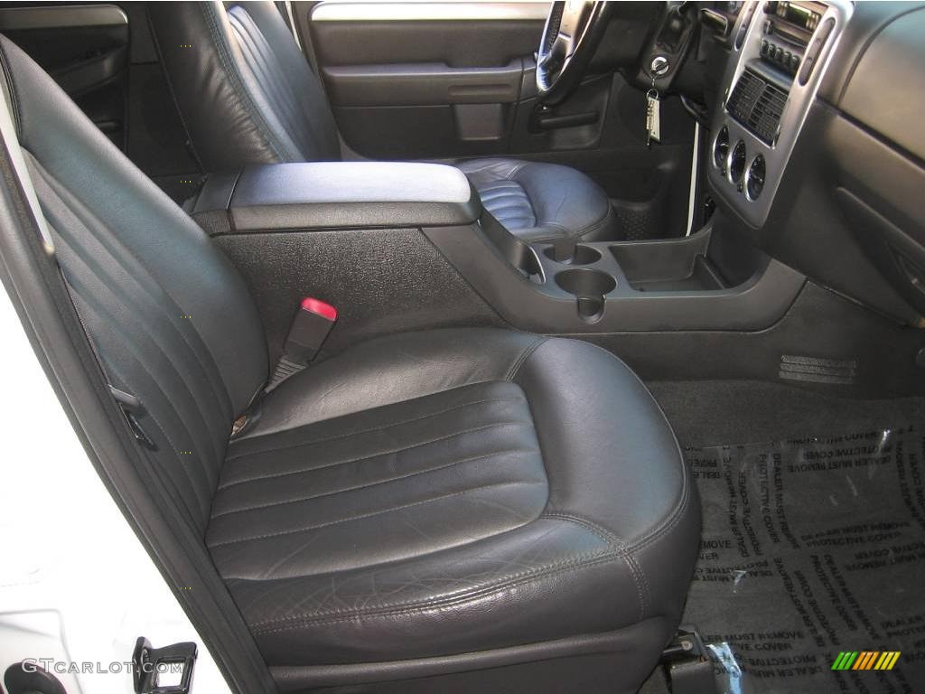 2004 Mountaineer Convenience AWD - Oxford White / Midnight Grey photo #10