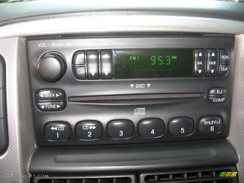 2004 Mountaineer Convenience AWD - Oxford White / Midnight Grey photo #16