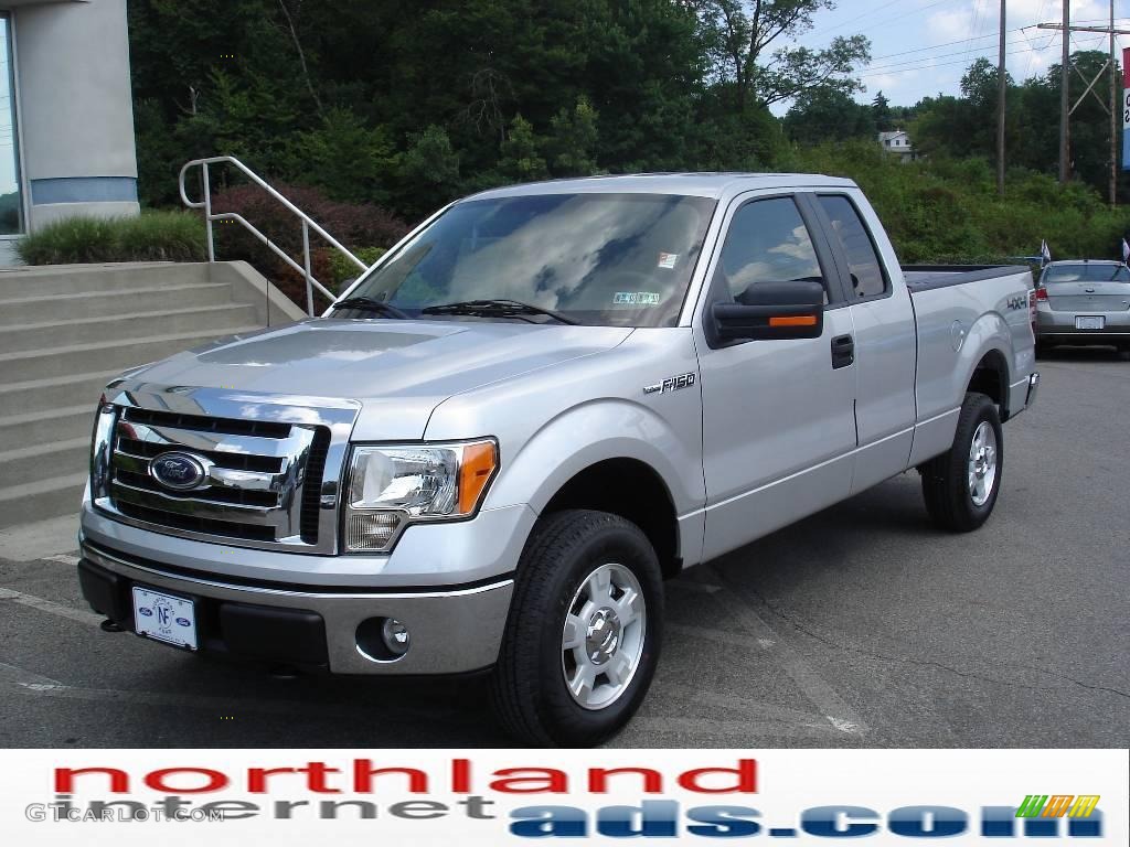 2010 F150 XLT SuperCab 4x4 - Ingot Silver Metallic / Medium Stone photo #2