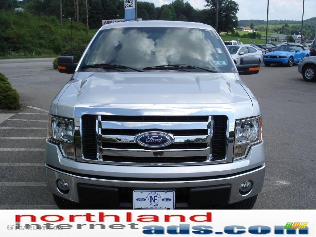 2010 F150 XLT SuperCab 4x4 - Ingot Silver Metallic / Medium Stone photo #3