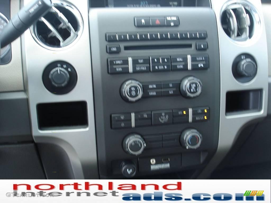 2010 F150 XLT SuperCab 4x4 - Ingot Silver Metallic / Medium Stone photo #18
