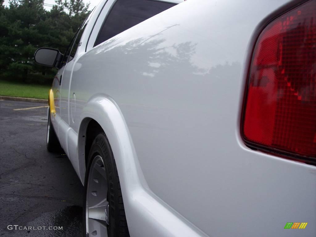 2002 S10 LS Extended Cab - Summit White / Graphite photo #11