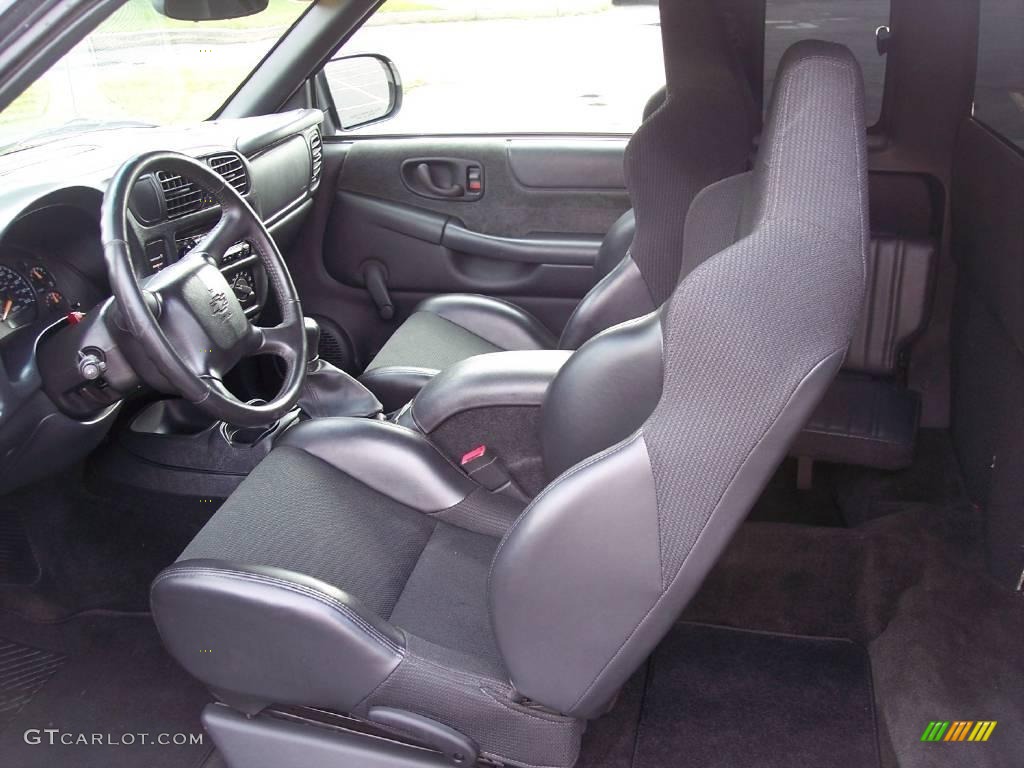 2002 S10 LS Extended Cab - Summit White / Graphite photo #30