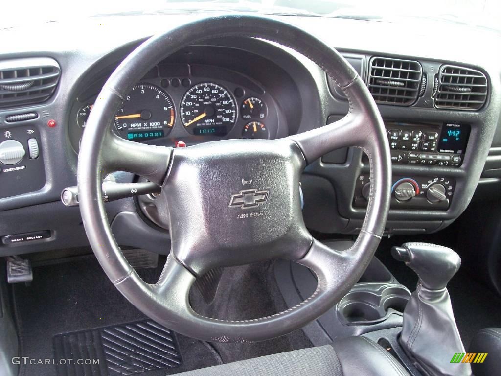 2002 S10 LS Extended Cab - Summit White / Graphite photo #36