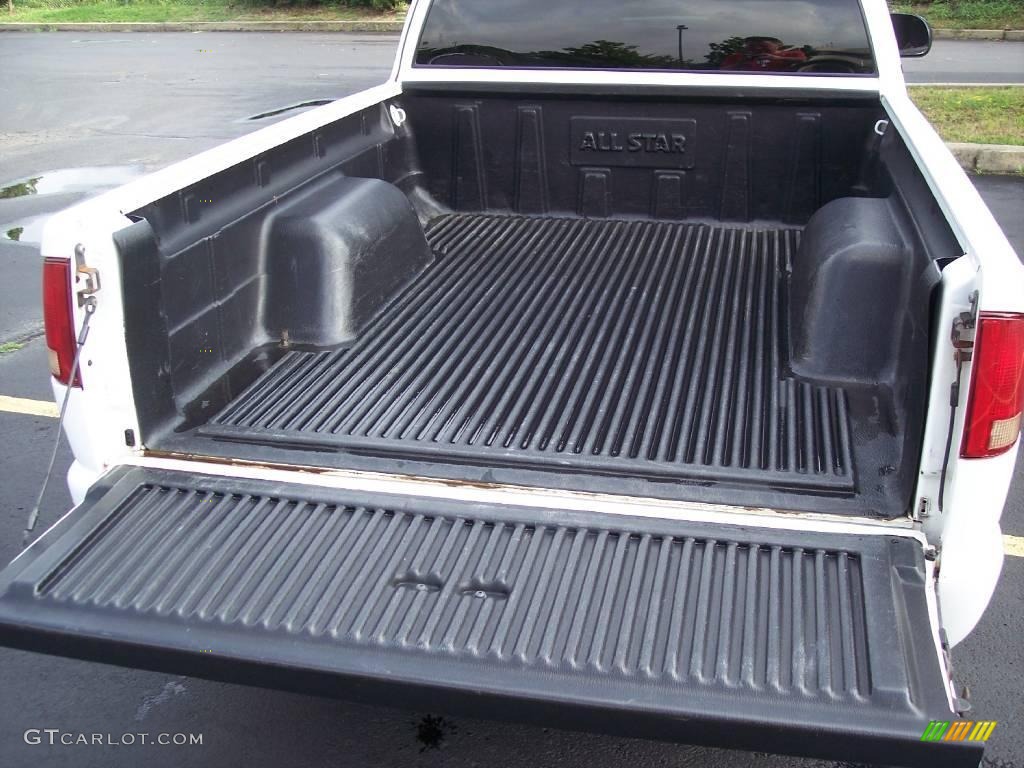 2002 S10 LS Extended Cab - Summit White / Graphite photo #53