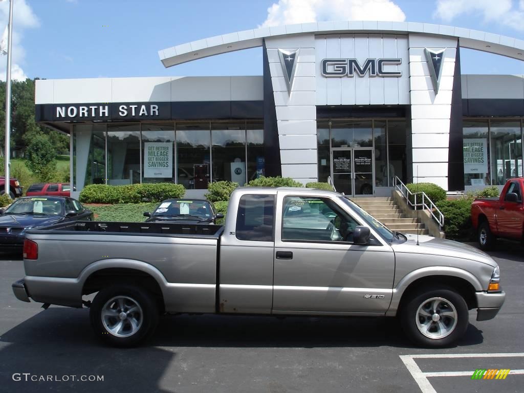2000 S10 LS Extended Cab - Light Pewter Metallic / Graphite photo #1
