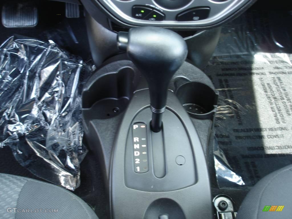 2007 Focus ZX5 S Hatchback - CD Silver Metallic / Charcoal photo #23