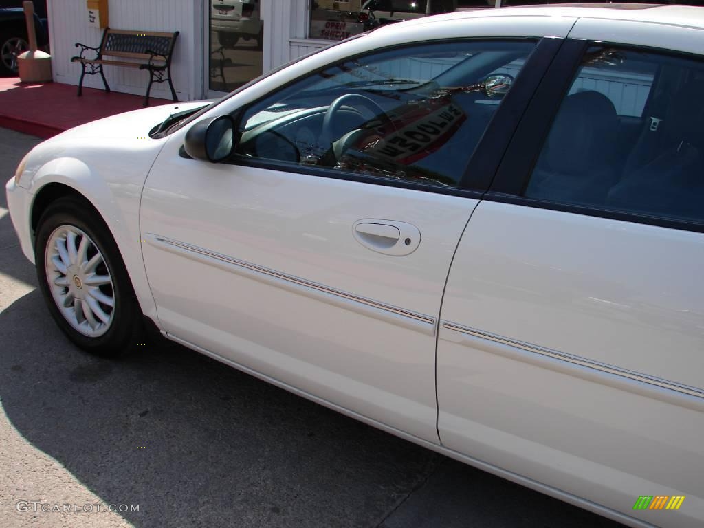 2002 Sebring LXi Sedan - Stone White / Sandstone photo #7