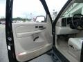 Black - Suburban 1500 Z71 4x4 Photo No. 12