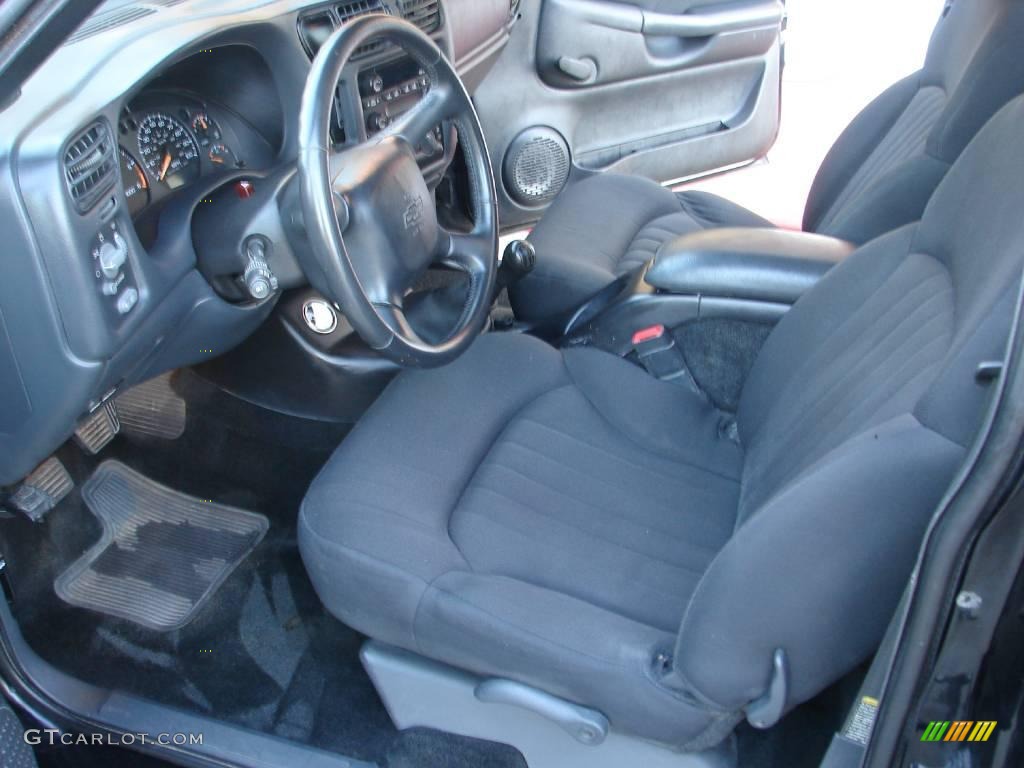 2003 S10 Regular Cab - Black Onyx / Graphite photo #6