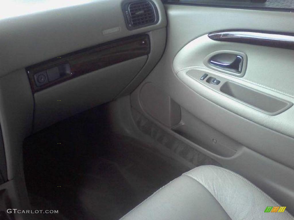 2001 S40 1.9T - Midnight Black Metallic / Taupe/Light Taupe photo #11