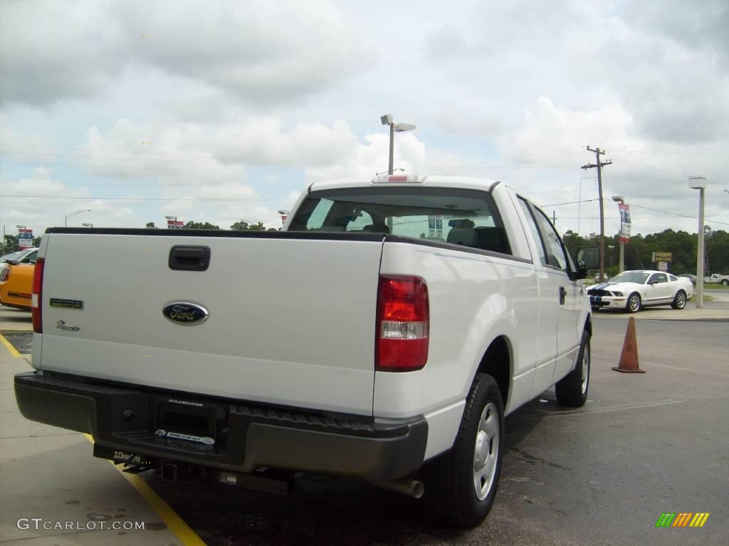 2006 F150 XL SuperCab - Oxford White / Medium/Dark Flint photo #3