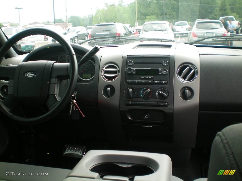 2006 F150 FX4 SuperCab 4x4 - Oxford White / Medium/Dark Flint photo #16
