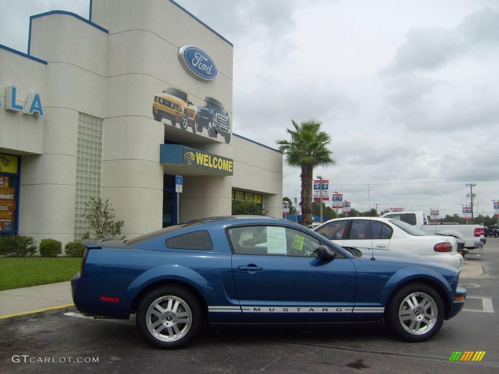 2007 Mustang V6 Premium Coupe - Vista Blue Metallic / Light Graphite photo #2