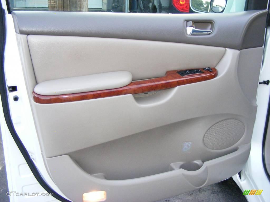 2005 Sienna XLE - Natural White / Taupe photo #11
