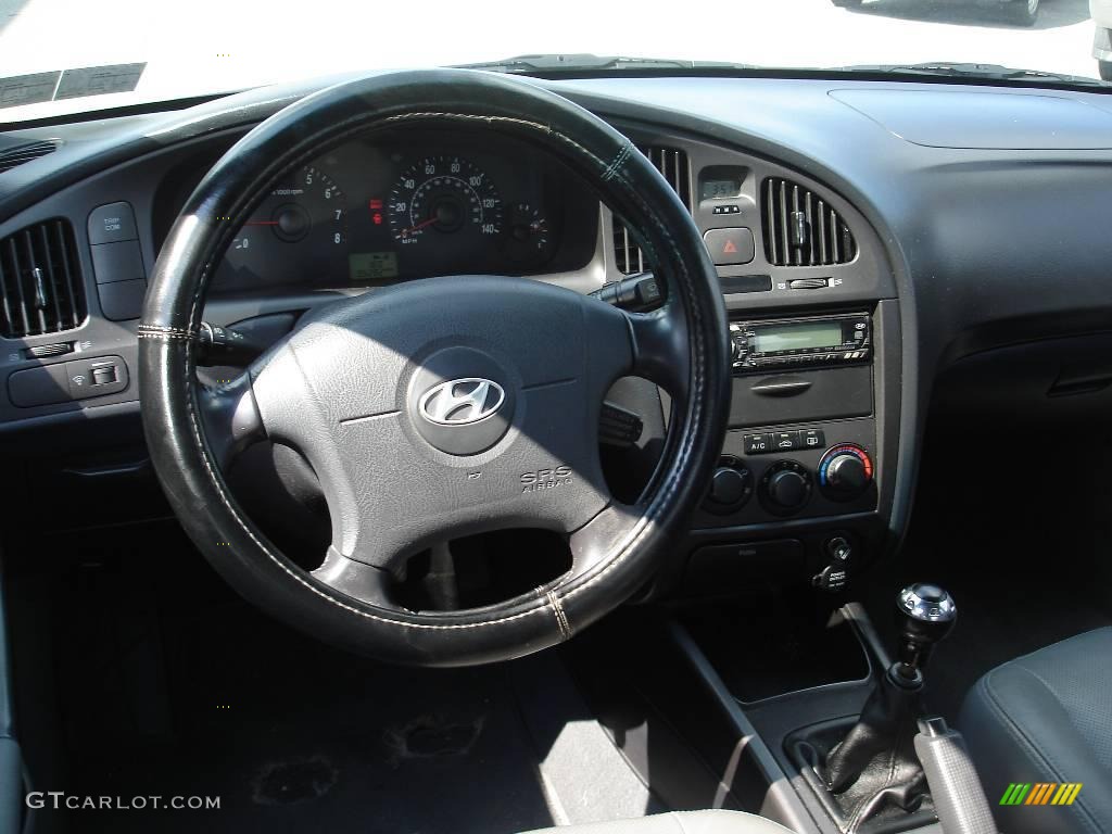 2004 Elantra GT Sedan - Sterling Silver / Gray photo #11