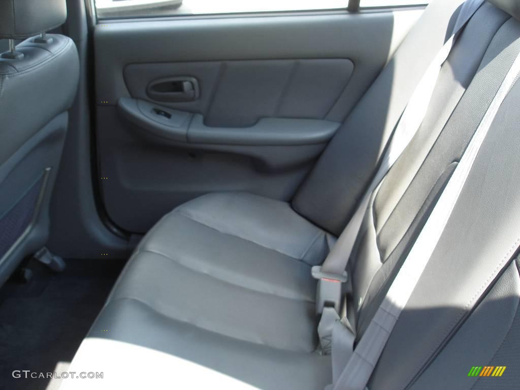 2004 Elantra GT Sedan - Sterling Silver / Gray photo #12