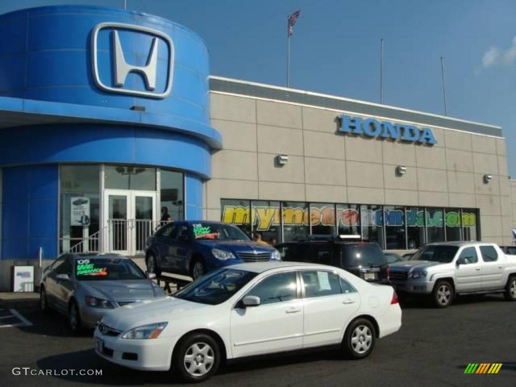 2006 Accord LX Sedan - Taffeta White / Ivory photo #1