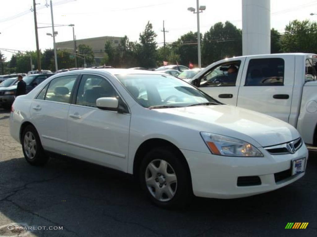 2006 Accord LX Sedan - Taffeta White / Ivory photo #3