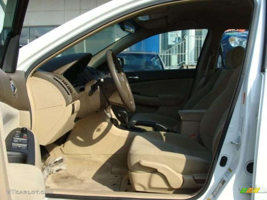 2006 Accord LX Sedan - Taffeta White / Ivory photo #7