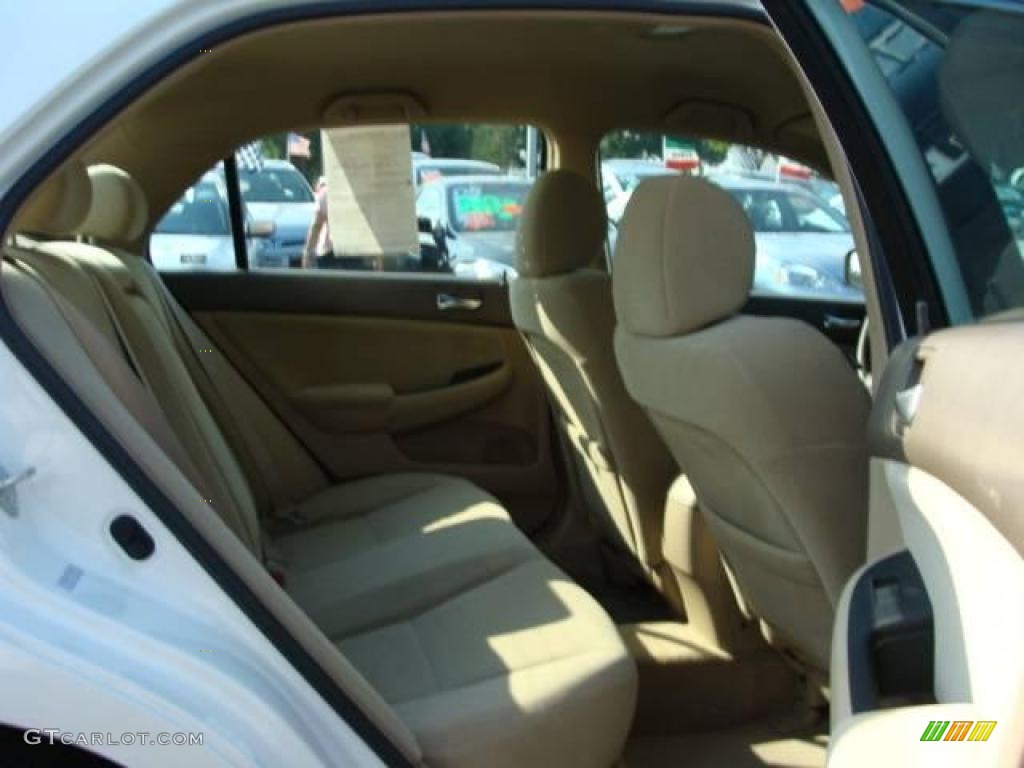 2006 Accord LX Sedan - Taffeta White / Ivory photo #12