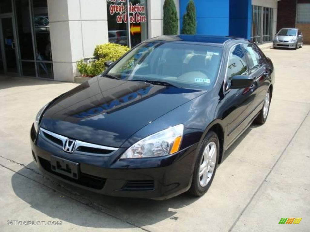 2006 Accord SE Sedan - Nighthawk Black Pearl / Ivory photo #8