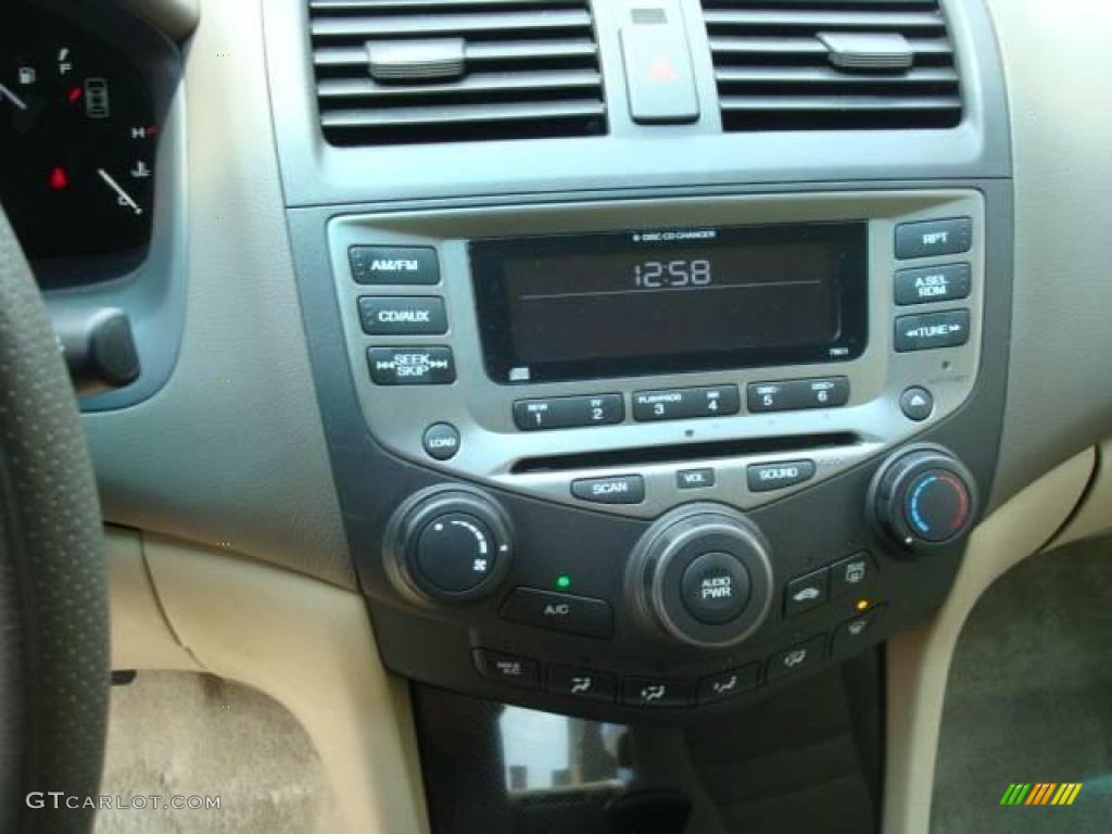 2006 Accord SE Sedan - Nighthawk Black Pearl / Ivory photo #18