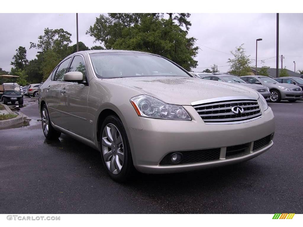 Serengeti Sand Metallic Infiniti M