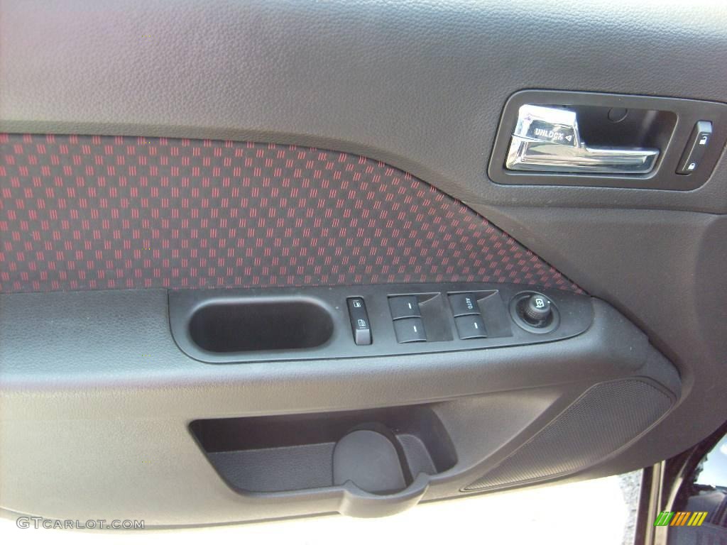 2007 Fusion SE - Black / Charcoal Black photo #12