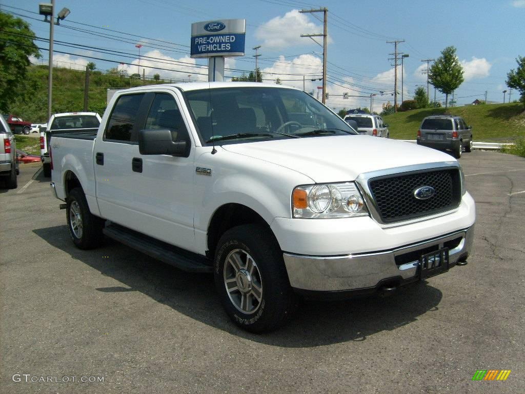 2008 F150 XLT SuperCrew 4x4 - Oxford White / Medium Flint Grey photo #1