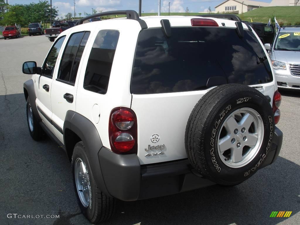 2007 Liberty Sport 4x4 - Stone White / Medium Slate Gray photo #4