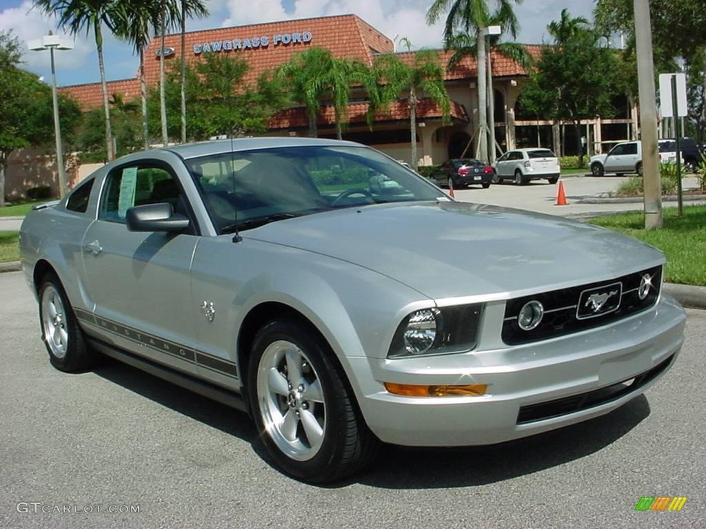 2009 Mustang V6 Premium Coupe - Brilliant Silver Metallic / Dark Charcoal photo #1