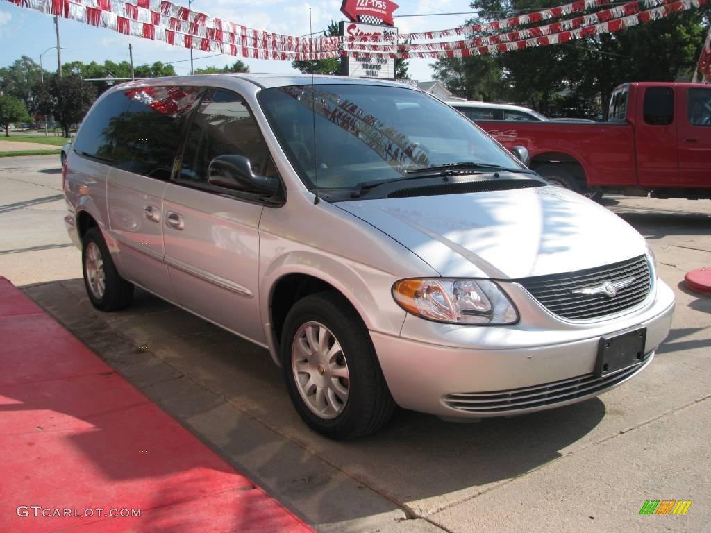 2002 Town & Country LX - Bright Silver Metallic / Taupe photo #5