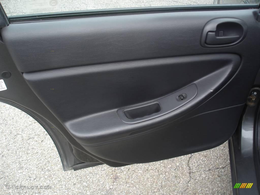 2004 Sebring LX Sedan - Graphite Metallic / Dark Slate Gray photo #11