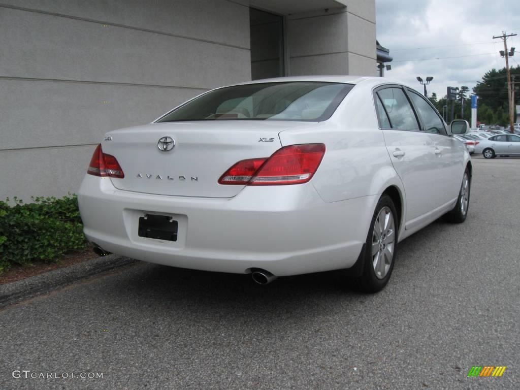 2006 Avalon XLS - Blizzard White Pearl / Ivory photo #3