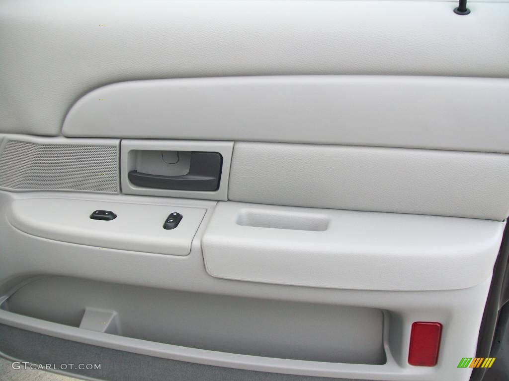 2005 Crown Victoria  - Midnight Grey Metallic / Light Flint photo #18