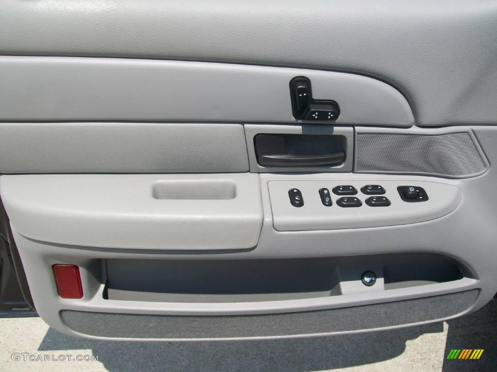 2005 Crown Victoria  - Midnight Grey Metallic / Light Flint photo #32