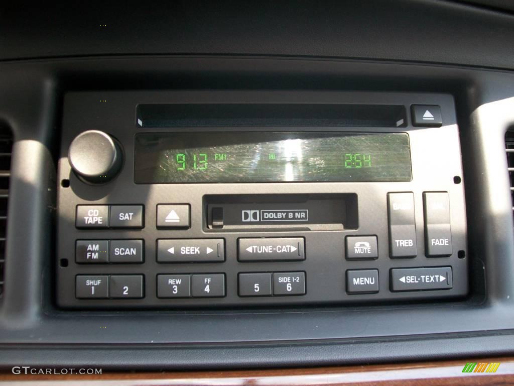 2005 Crown Victoria  - Midnight Grey Metallic / Light Flint photo #38