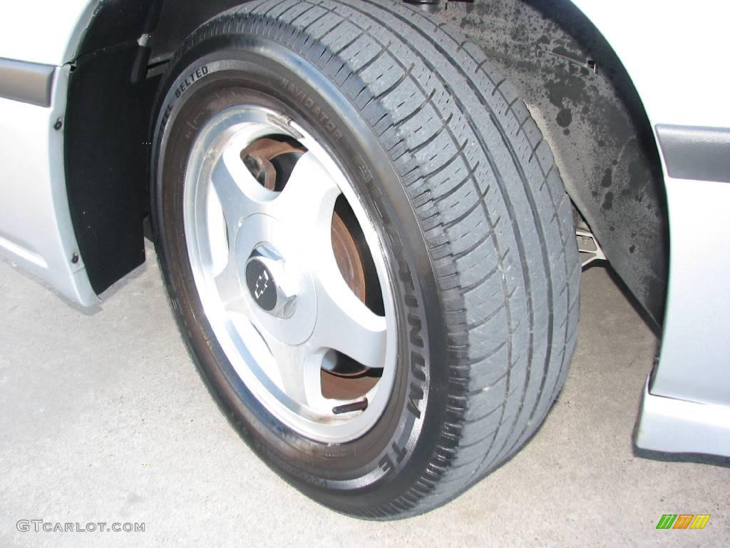 2002 Impala LS - Galaxy Silver Metallic / Medium Gray photo #20