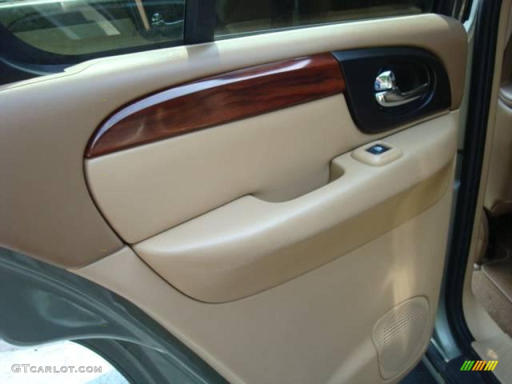 2003 Envoy SLT 4x4 - Silver Green Metallic / Light Oak photo #13