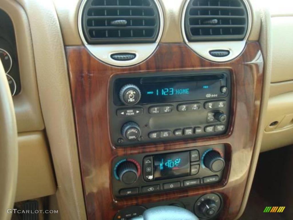 2003 Envoy SLT 4x4 - Silver Green Metallic / Light Oak photo #18