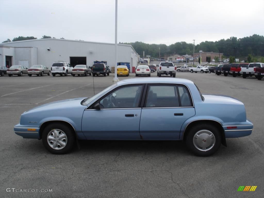 1991 Cutlass Calais Sedan - Light Sapphire Blue Metallic / Blue photo #7