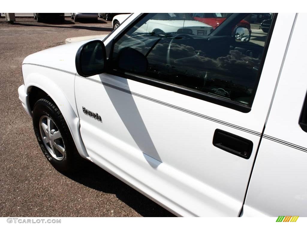 1998 Bravada AWD - White / Graphite photo #18