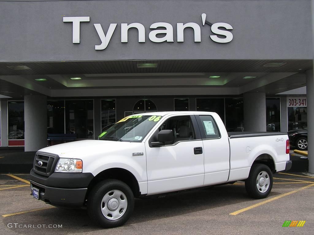 2006 F150 XL SuperCab 4x4 - Oxford White / Medium/Dark Flint photo #1